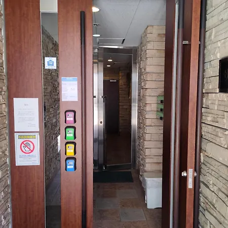 Close To Jr Nanba Station/Airport Bus Terminal/1 Room/Floor/Elevator Osaka Exterior photo